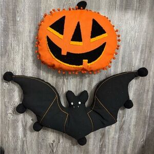 Festive Halloween Pumpkin and Bat Decor Set